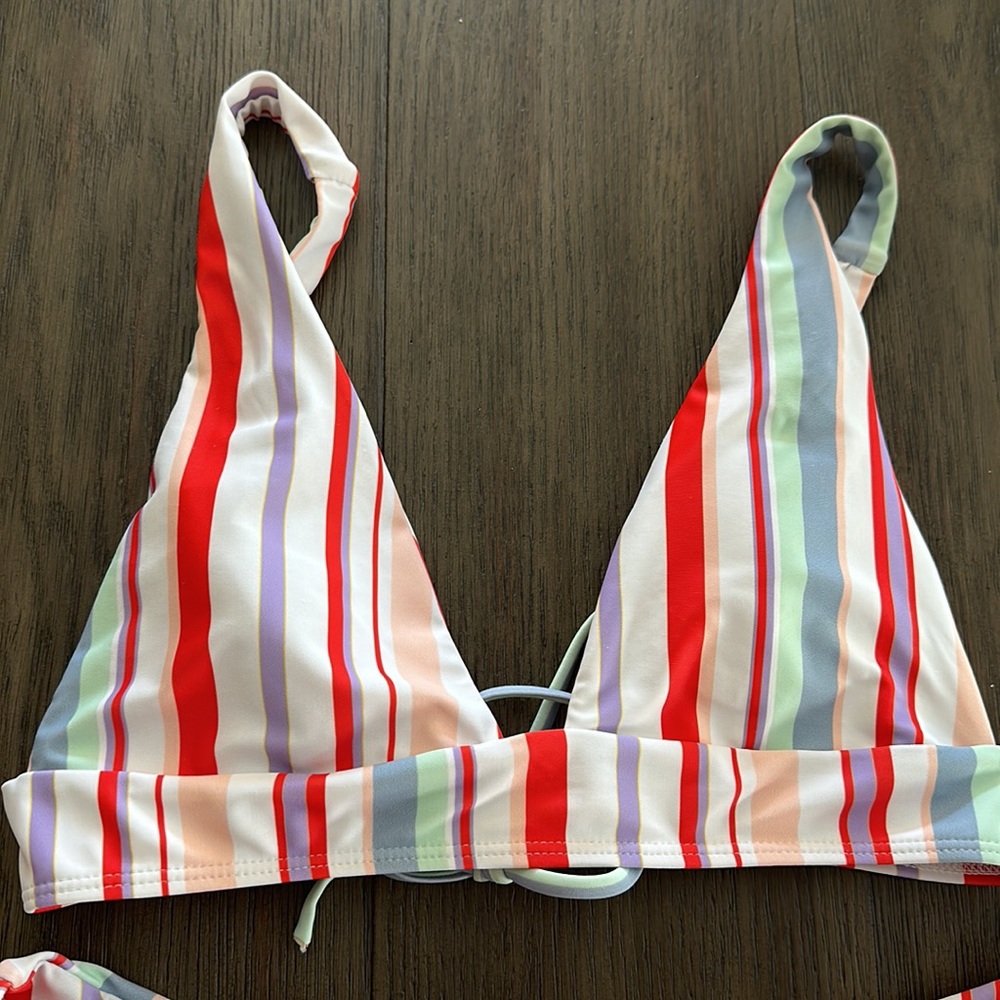 Colorful striped bikini - Picture 3 of 7
